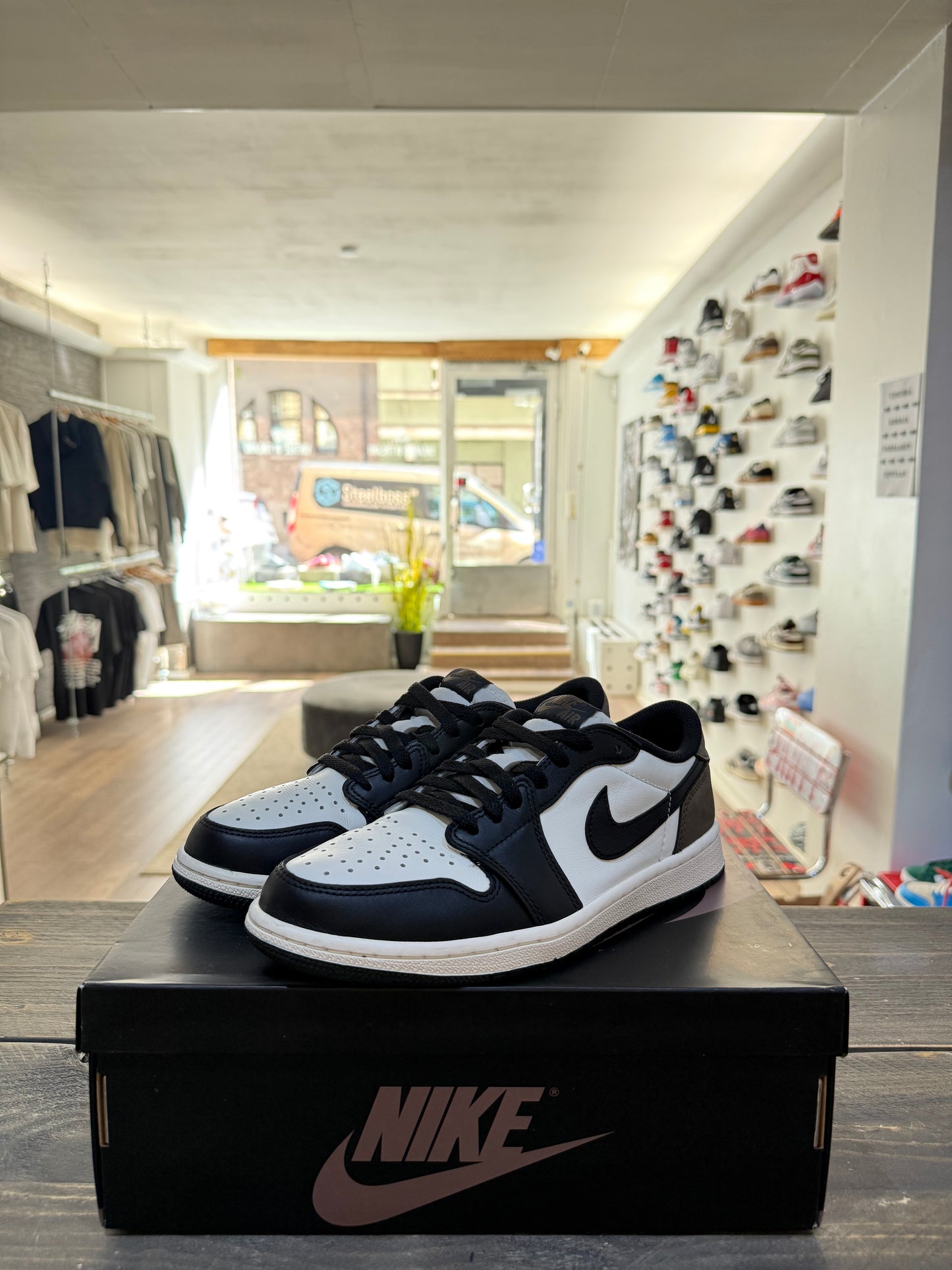 Jordan 1 Retro Low OG Mocha (Eu:41)