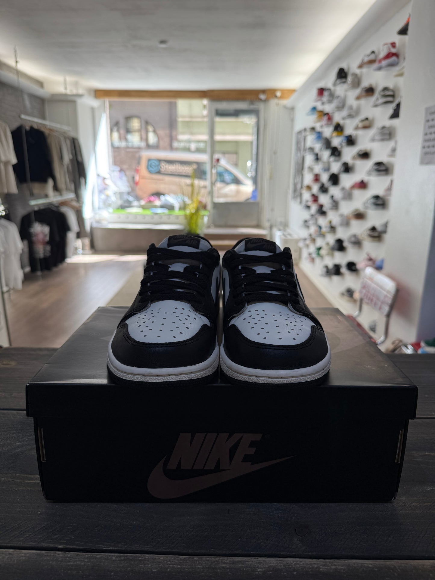 Jordan 1 Retro Low OG Mocha (Eu:41)