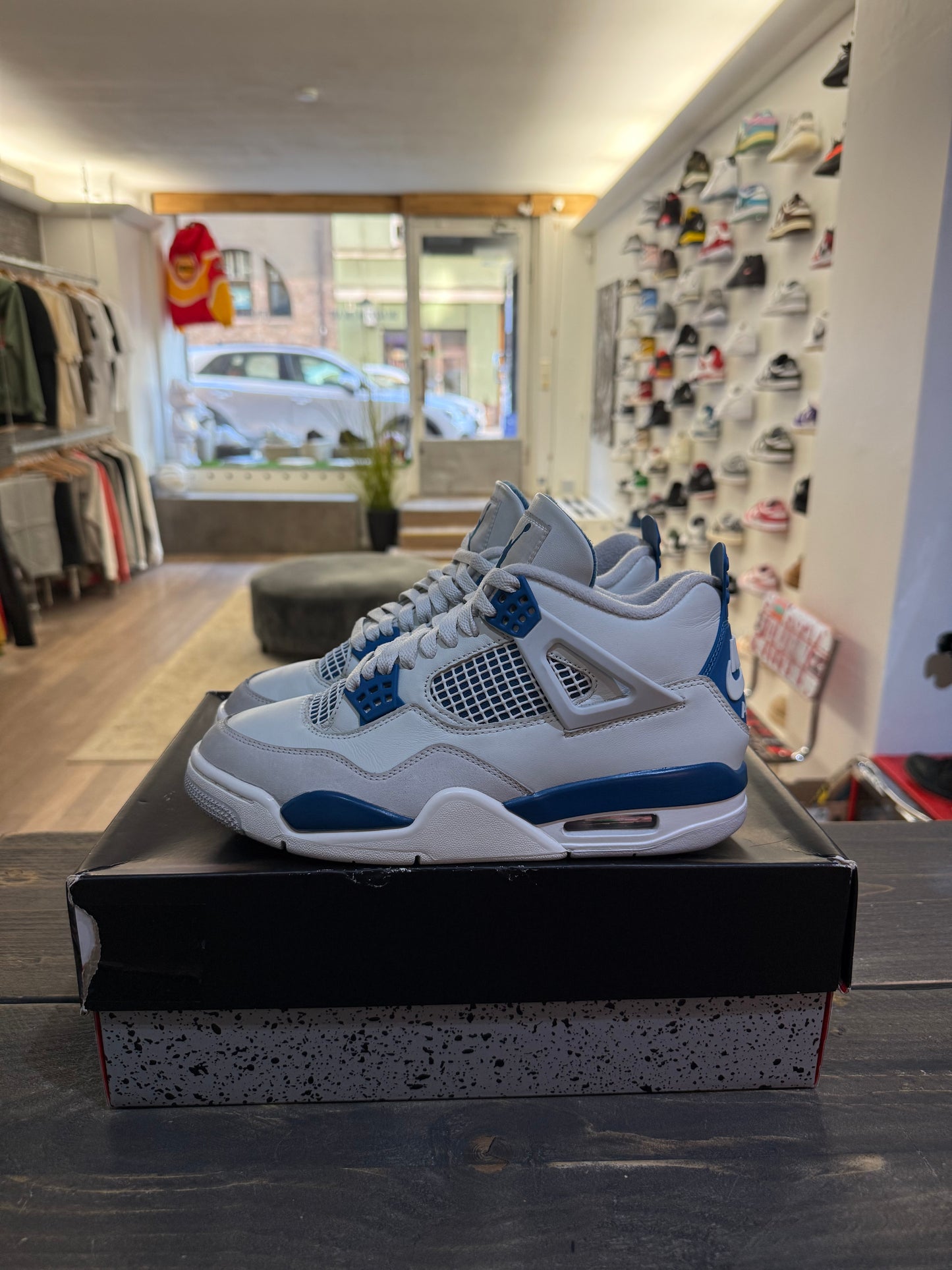 Jordan 4 Retro Military Blue (2024) (Eu: 40)