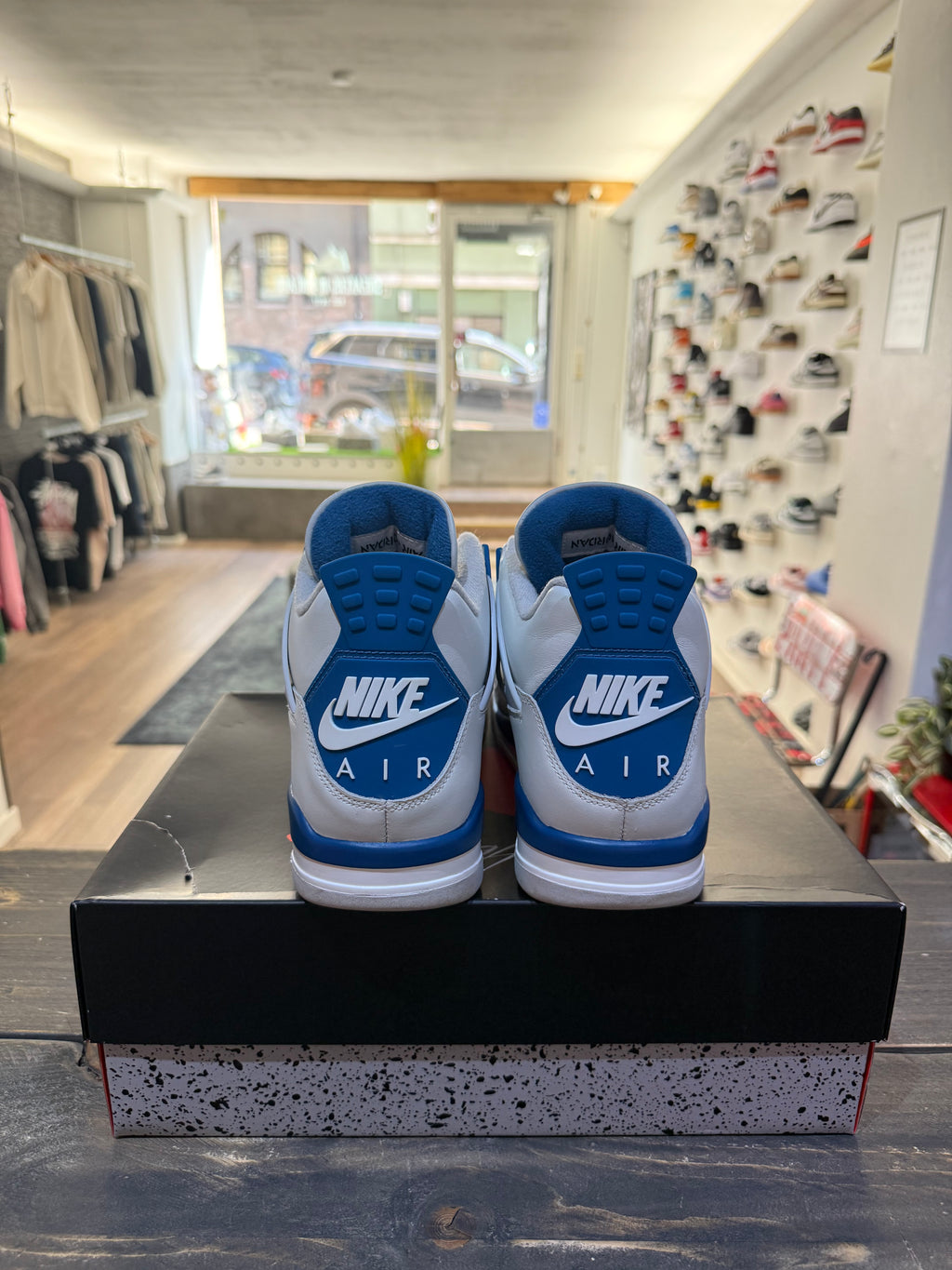 Jordan 4 Retro Military Blue (2024) (Eu: 45)