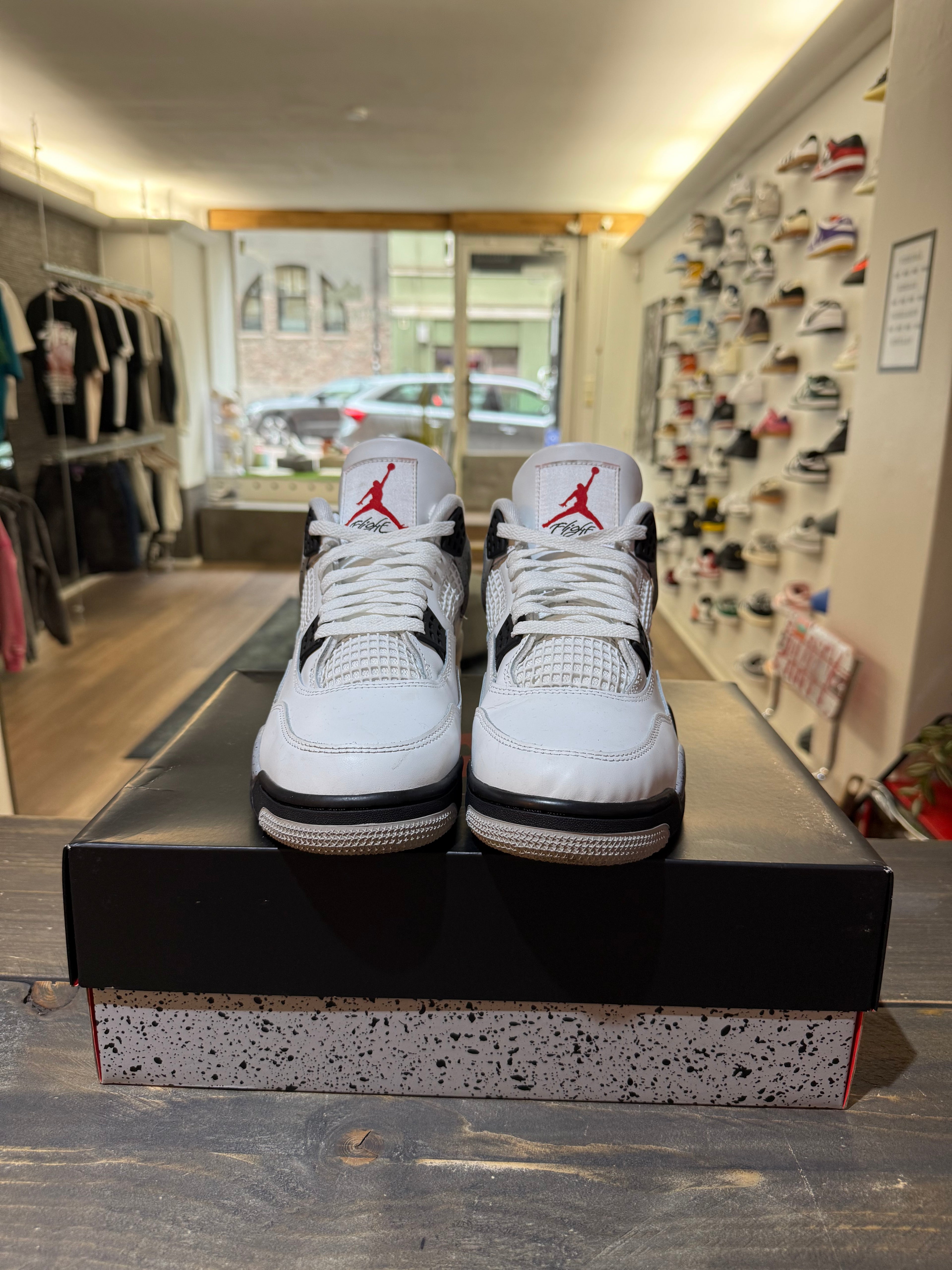 Jordan 4 Retro White Cement (2025) (Eu: 43)