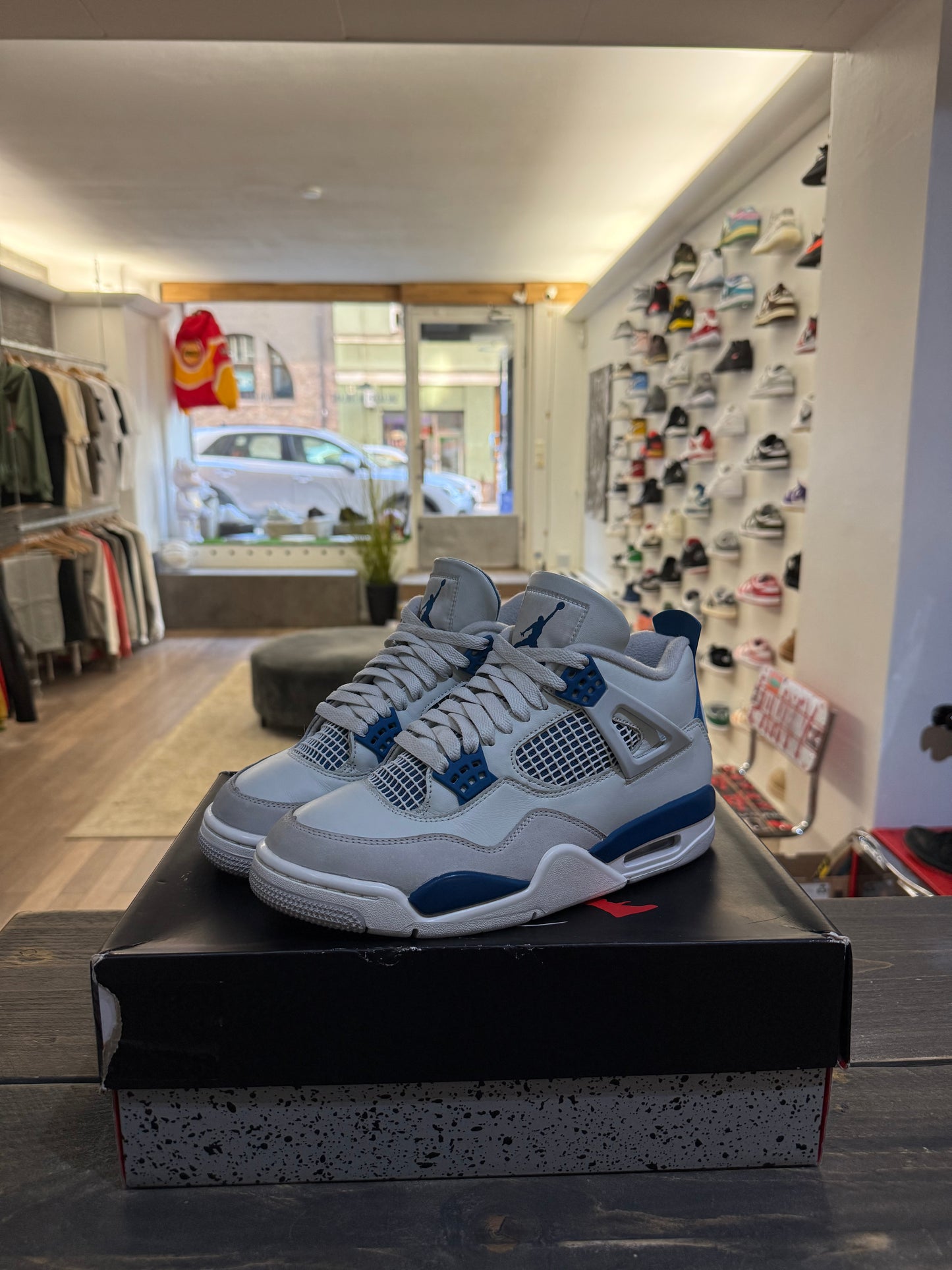 Jordan 4 Retro Military Blue (2024) (Eu: 40)