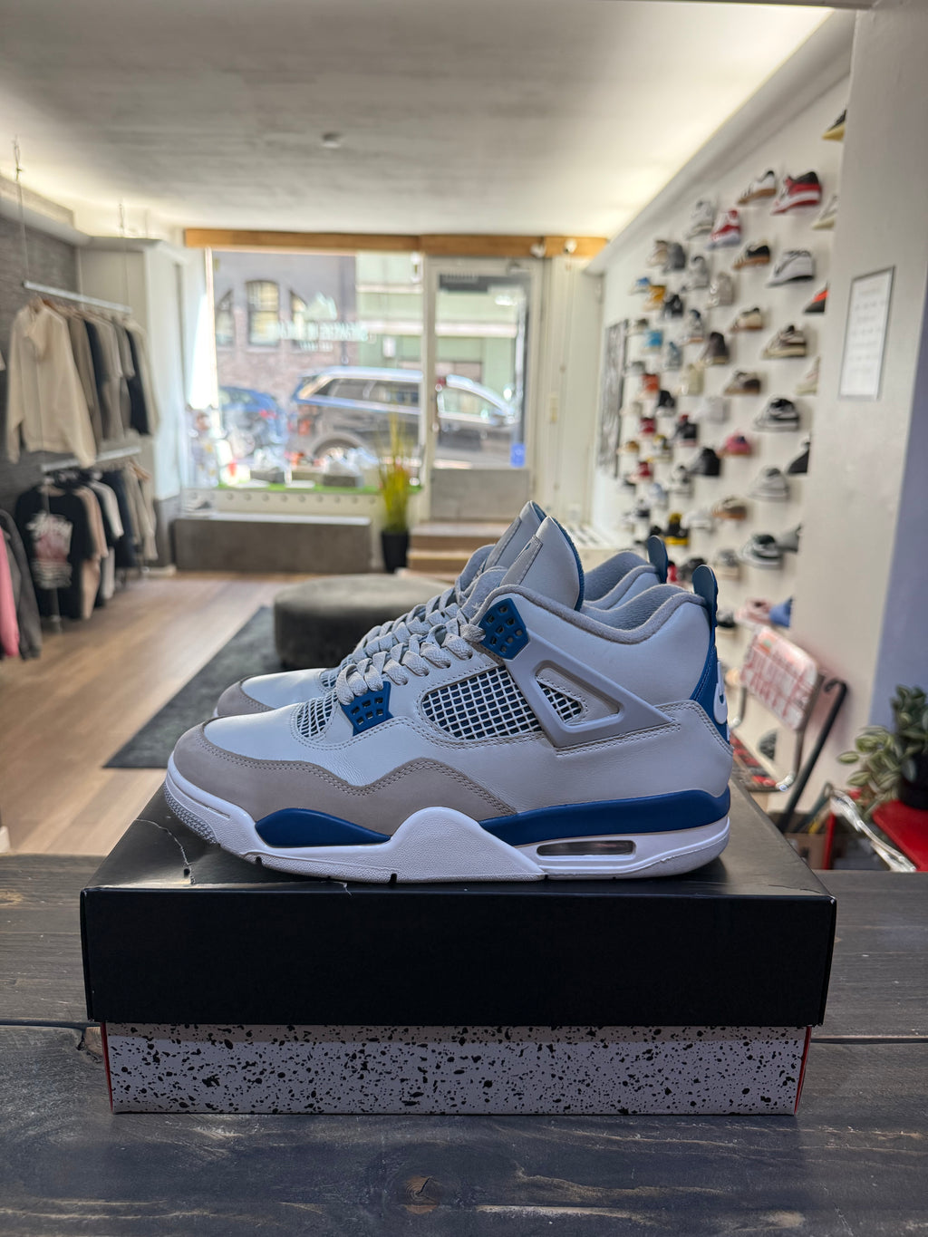 Jordan 4 Retro Military Blue (2024) (Eu: 45)