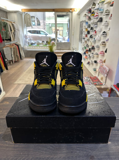 Jordan 4 Retro Thunder (2023) (Eu:42)