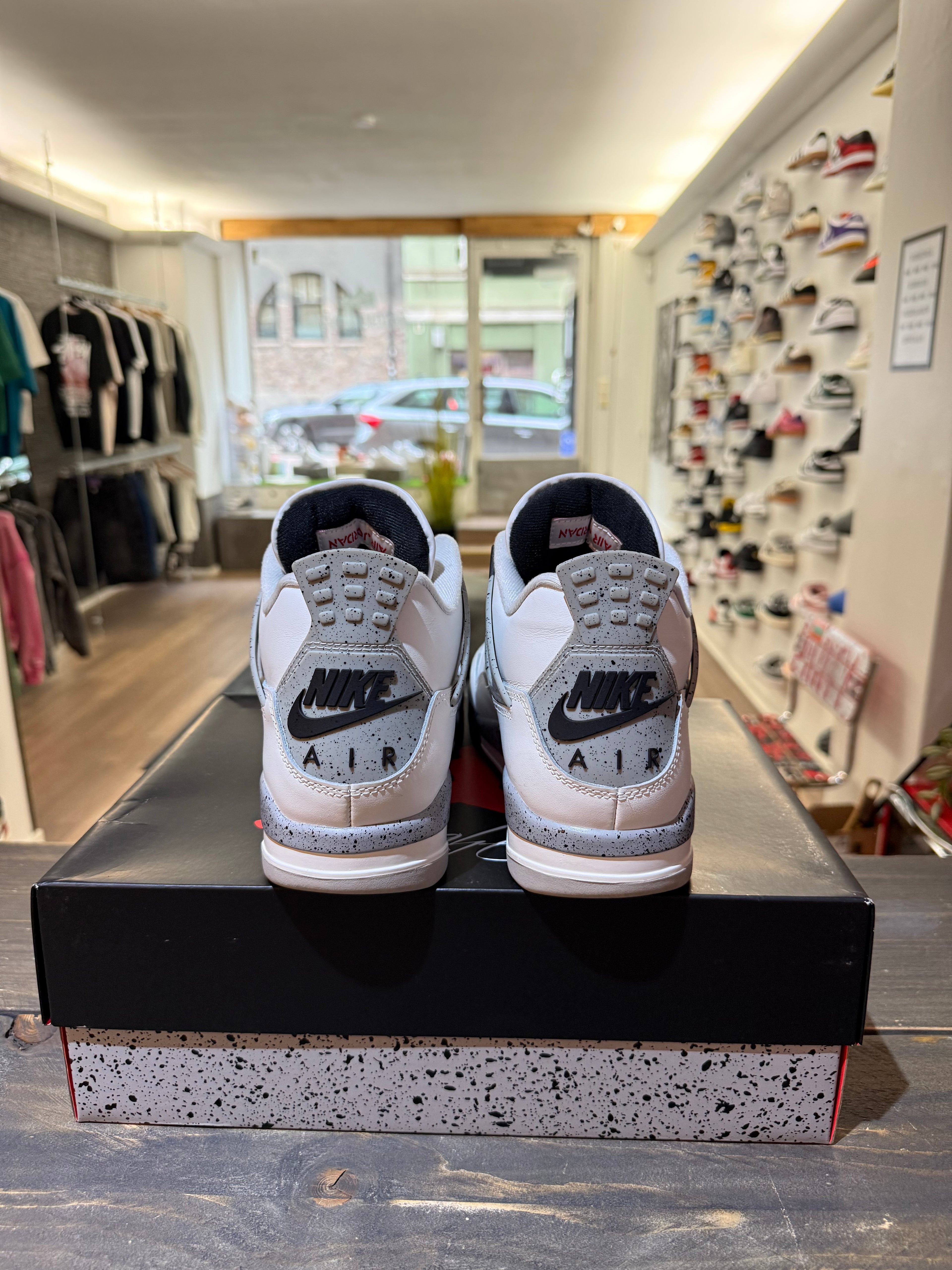 Jordan 4 Retro White Cement (2025) (Eu: 43)