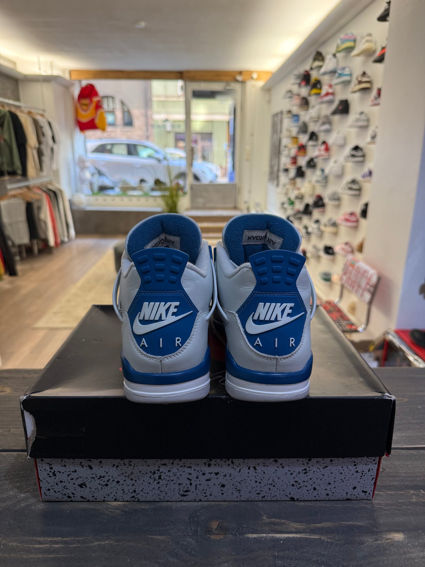 Jordan 4 Retro Military Blue (2024) (Eu: 40)