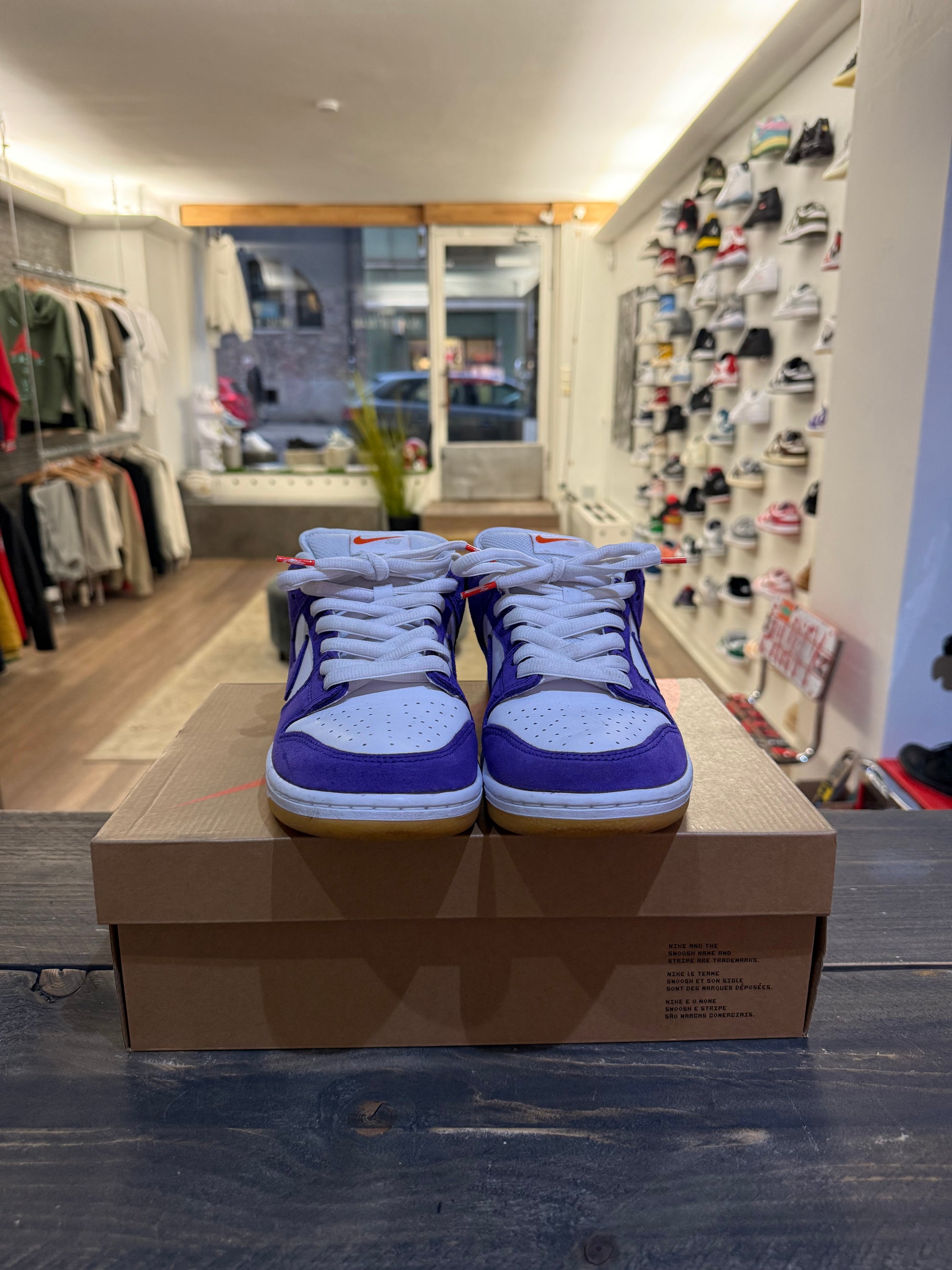 Nike SB Dunk Low Pro ISO Orange Label Court Purple (Eu: 43)
