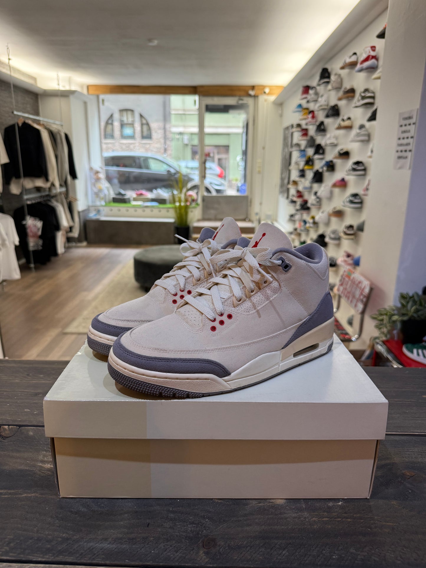 Jordan 3 Retro Muslin (Eu: 43)