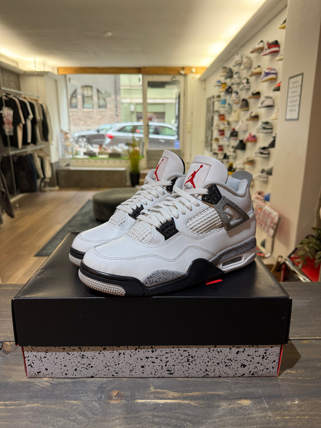 Jordan 4 Retro White Cement (2025) (Eu: 43)