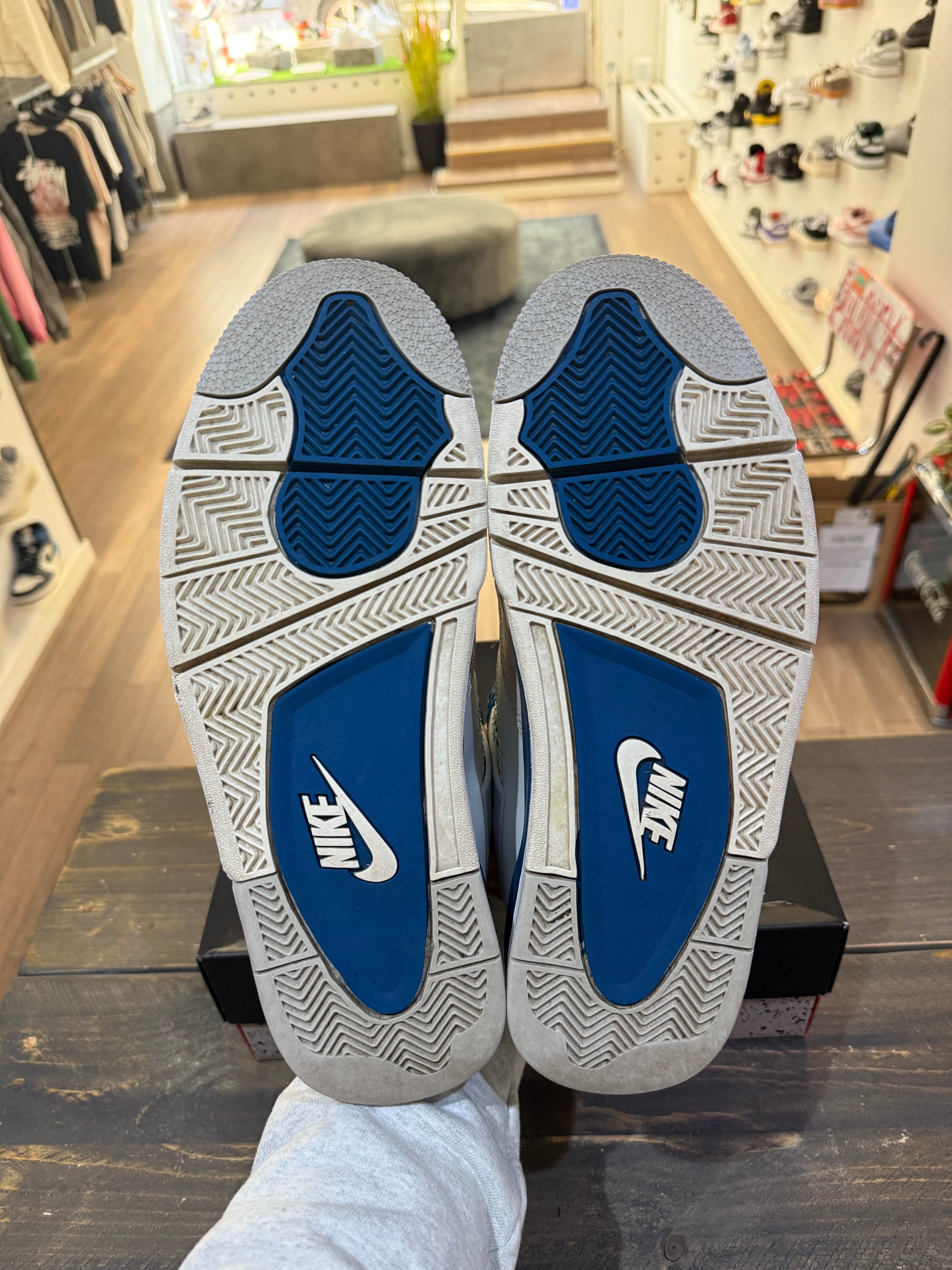 Jordan 4 Retro Military Blue (2024) (Eu: 45)