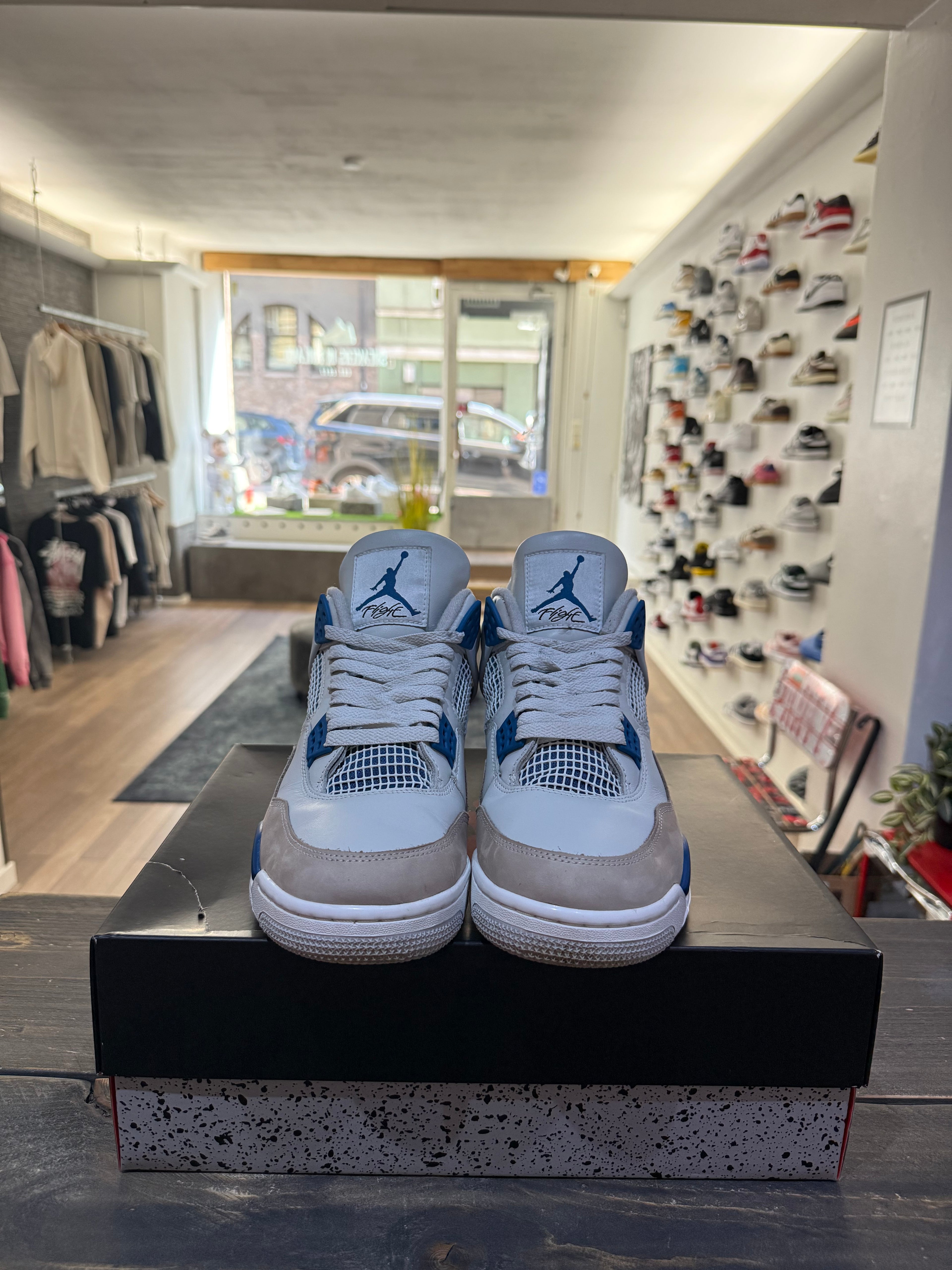 Jordan 4 Retro Military Blue (2024) (Eu: 45)