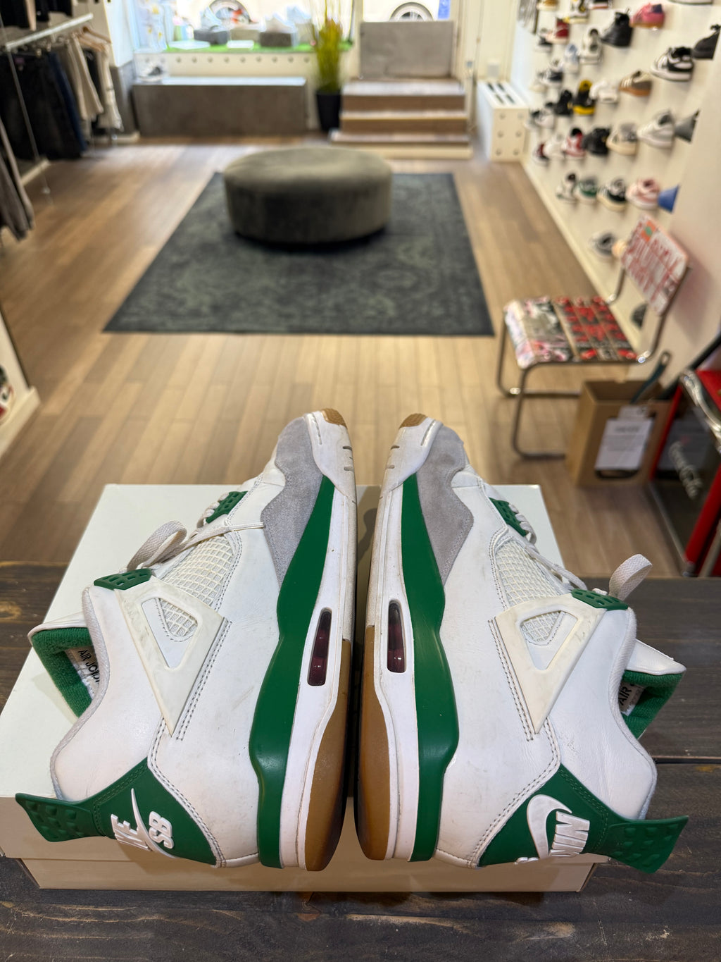 Jordan 4 Retro SB Pine Green (Eu: 46)